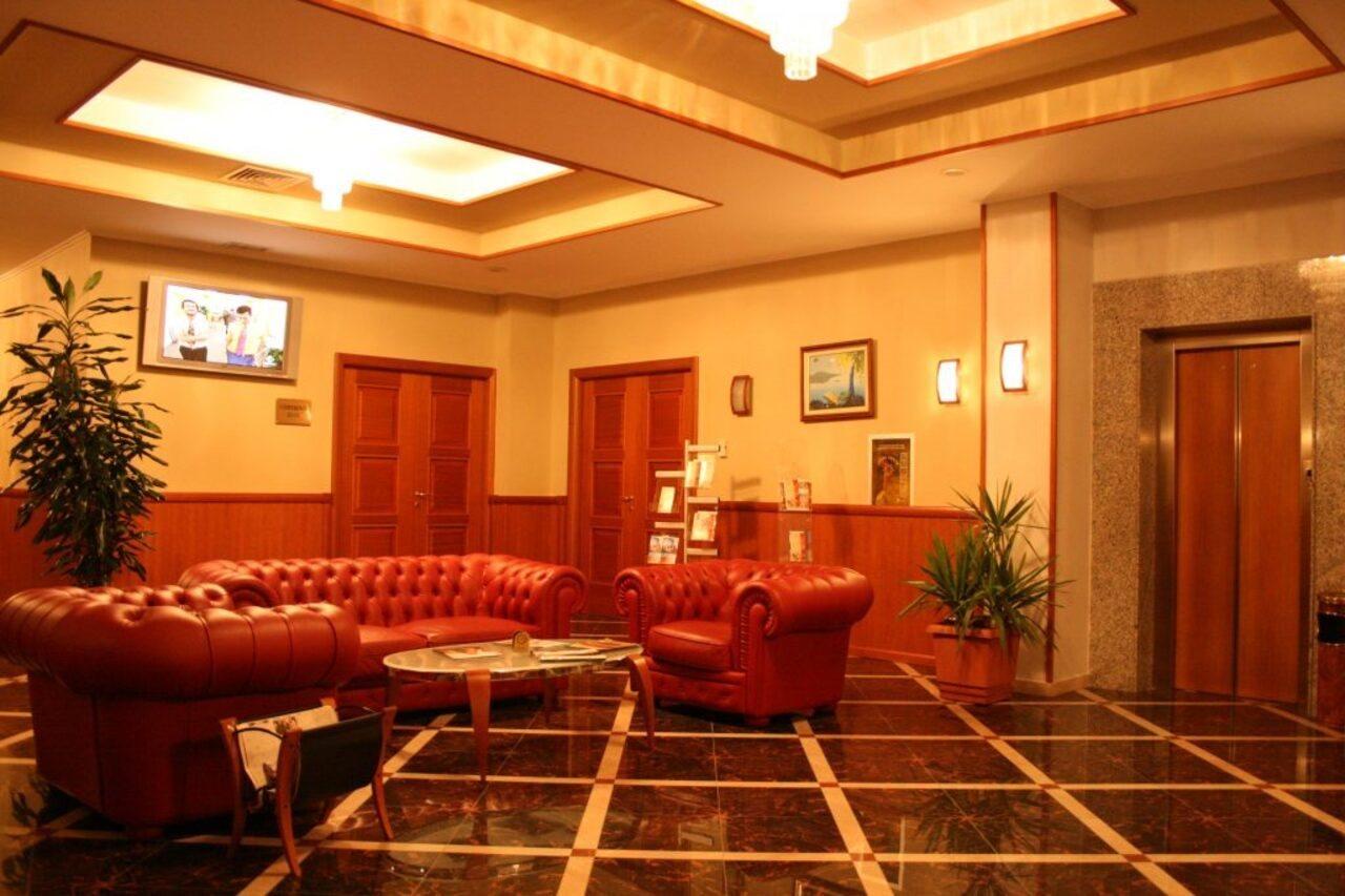 Continental Hotel Vorë