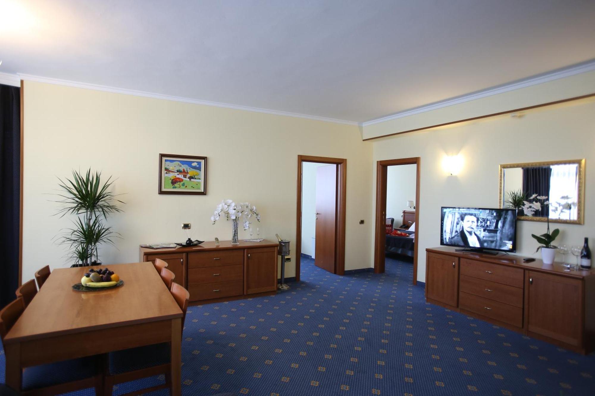 Continental 4*