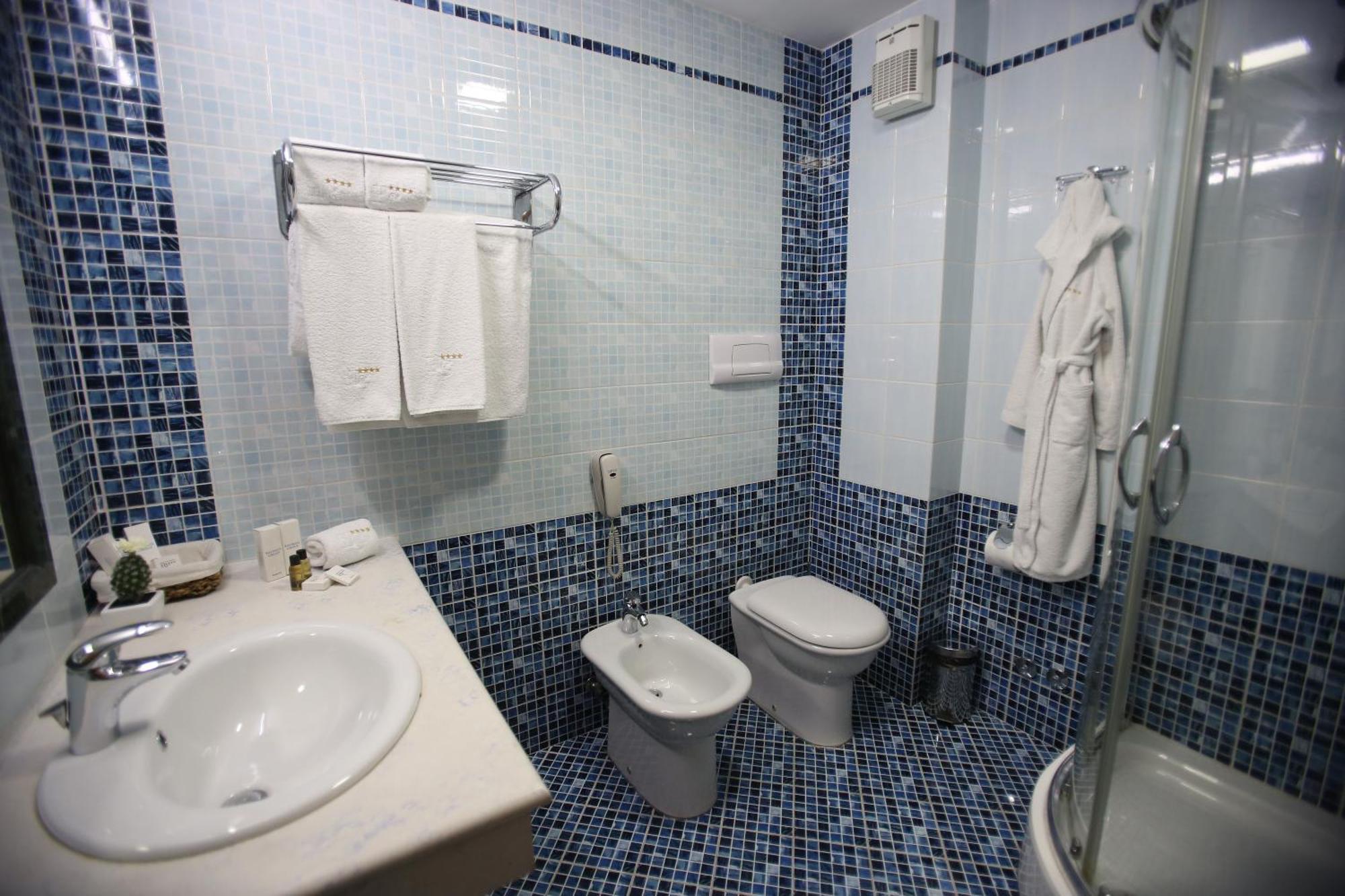 Continental Hotel Vorë
