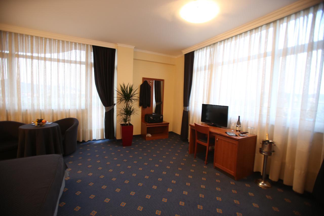 Continental Hotel 4*
