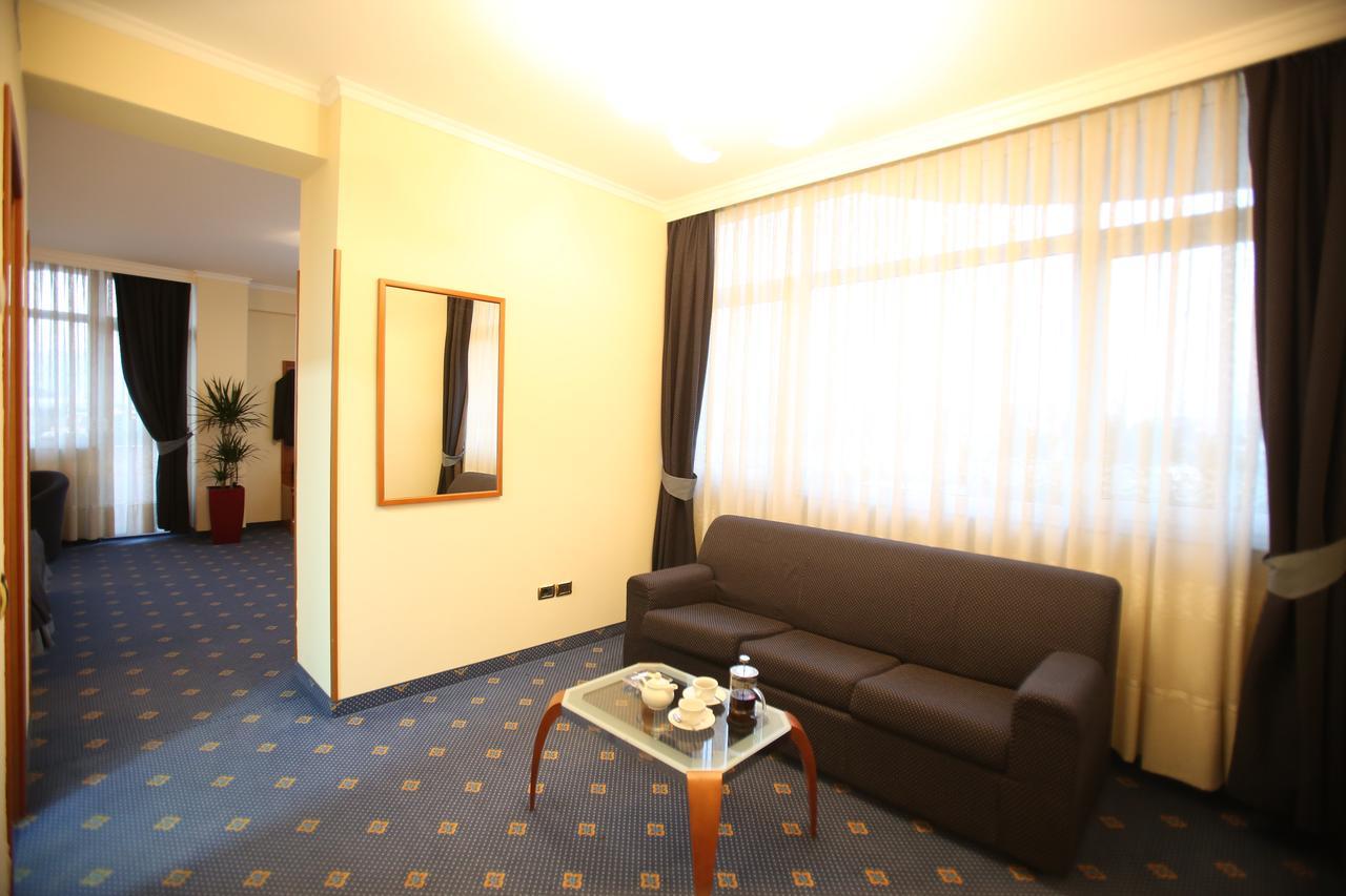 Continental 4*