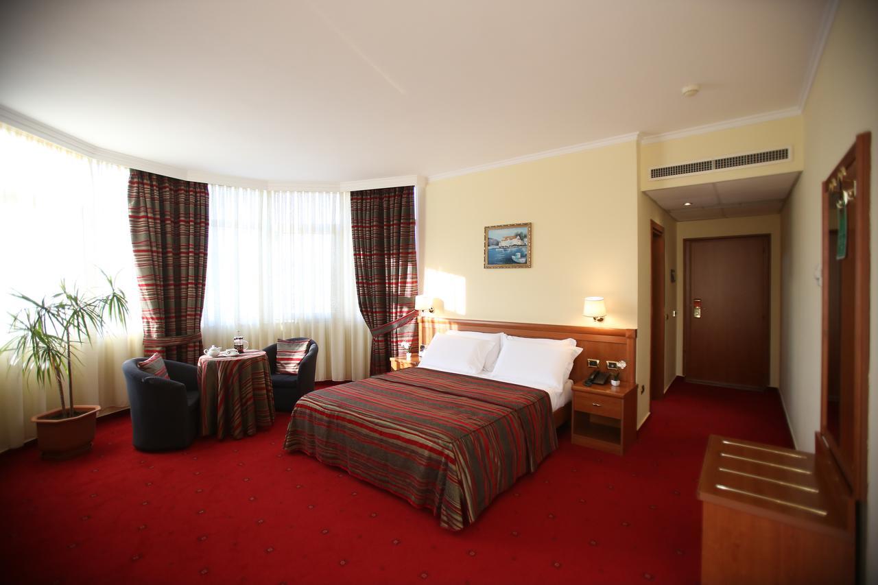 Continental 4*